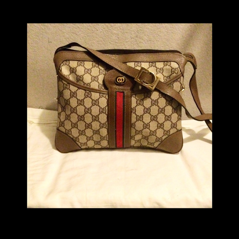 AUTHENTIC GUCCI CROSSBODY BAG